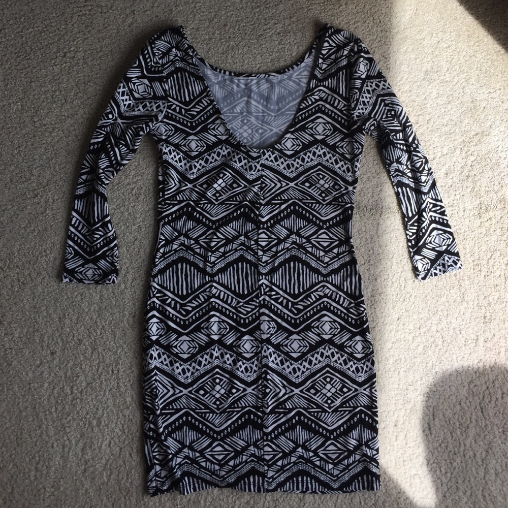 NWT Forever 21 Black and White Bodycon Dress sz M